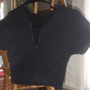 Cropped Black Zippered Women's Athletic Top